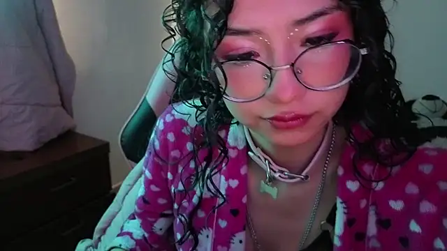 CherieCurl online show from July 26, 2026, 3:19 pm
