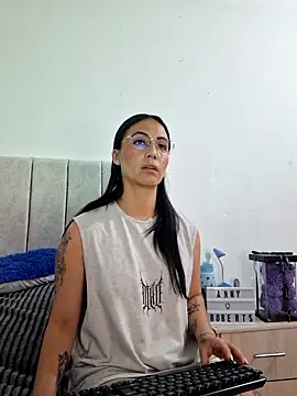 Snapshot of anny_roberts chatting on June 11, 2026, 3:31 pm anny roberts online show from June 11, 2026, 3:31 pm