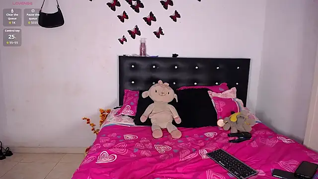 Snapshot of michelleoliver chatting on November 10, 2025, 10:53 am michelleoliver online show from November 10, 2025, 10:53 am