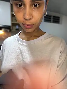 HaileyBaldwin online show from February 8, 2025, 2:15 am