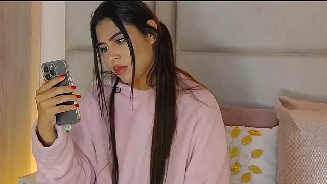 HaileyBaldwin online show from January 9, 2025, 10:20 pm