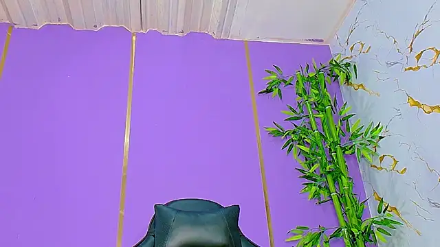 Snapshot of scarlet-jonesx chatting on November 6, 2025, 2:04 am scarlet-jonesx online show from November 6, 2025, 2:04 am