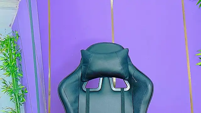 Snapshot of scarlet-jonesx chatting on October 19, 2025, 1:19 am scarlet-jonesx online show from October 19, 2025, 1:19 am