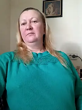 blondyaguar online show from September 18, 2025, 12:19 pm