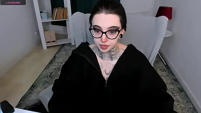Dixi Pixi  online show from June 25, 2026, 7:13 am