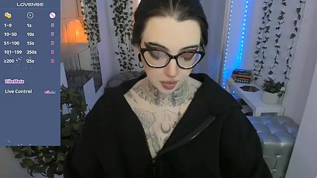 Snapshot of Dixi_Pixi_ chatting on June 4, 2026, 5:34 am Dixi Pixi online show from June 4, 2026, 5:34 am