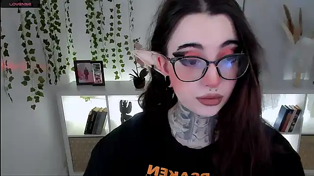 Dixi Pixi  online show from October 11, 2025, 5:41 am