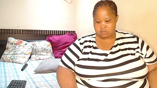 Snapshot of 19bootylicious chatting on November 17, 2025, 7:45 am 19bootylicious online show from November 17, 2025, 7:45 am