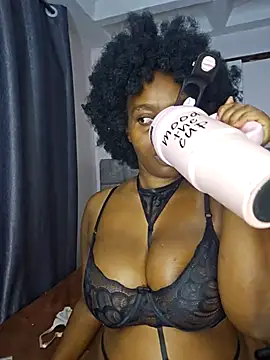 Snapshot of freaky_j_ chatting on October 12, 2025, 10:11 pm freaky j online show from October 12, 2025, 10:11 pm