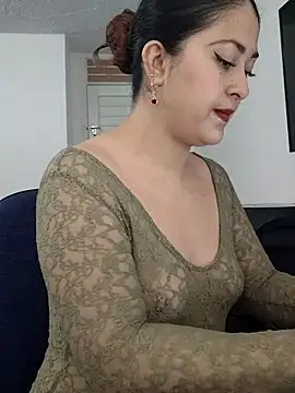 LisbethMoore  online show from November 6, 2025, 5:39 pm