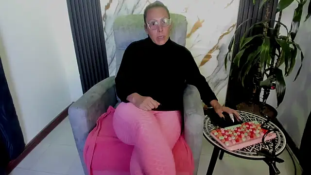 BrendaSex Hot online show from February 6, 2026, 9:00 pm