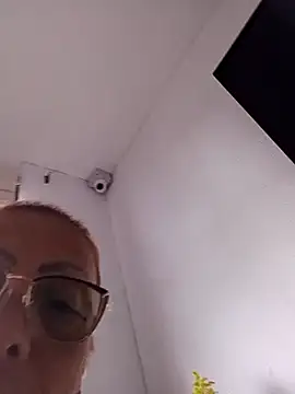 Snapshot of BrendaSex_Hot chatting on October 26, 2025, 5:46 pm BrendaSex Hot online show from October 26, 2025, 5:46 pm