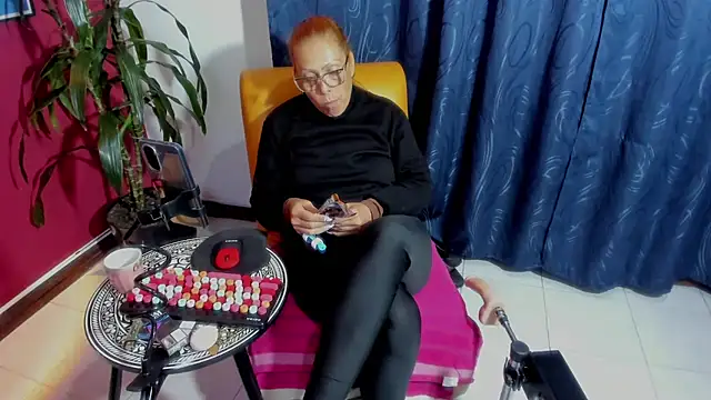 Snapshot of BrendaSex_Hot chatting on October 22, 2025, 10:19 pm BrendaSex Hot online show from October 22, 2025, 10:19 pm