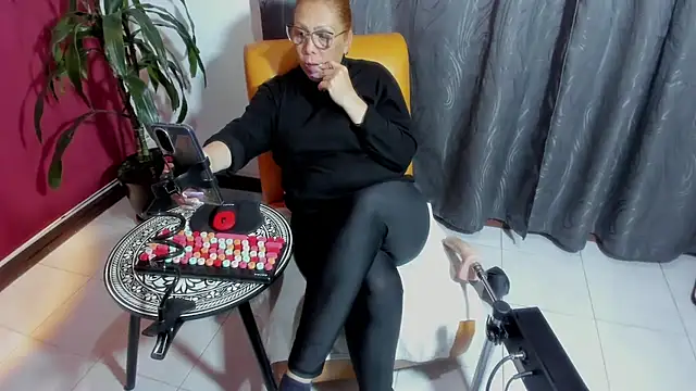 Snapshot of BrendaSex_Hot chatting on October 18, 2025, 8:44 pm BrendaSex Hot online show from October 18, 2025, 8:44 pm