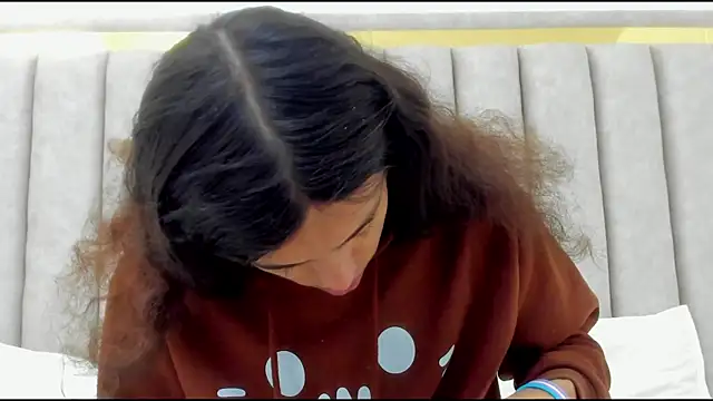 Snapshot of FreyaMoller chatting on December 15, 2025, 1:39 pm FreyaMoller online show from December 15, 2025, 1:39 pm