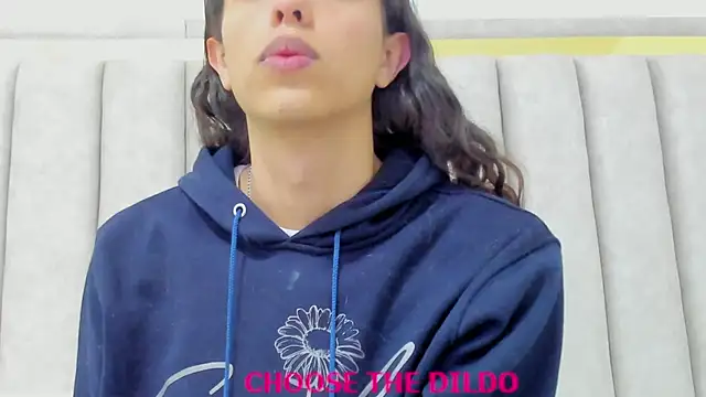 Snapshot of FreyaMoller chatting on November 3, 2025, 7:06 pm FreyaMoller online show from November 3, 2025, 7:06 pm