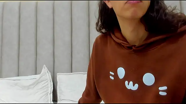 Snapshot of FreyaMoller chatting on December 20, 2025, 2:42 pm FreyaMoller online show from December 20, 2025, 2:42 pm