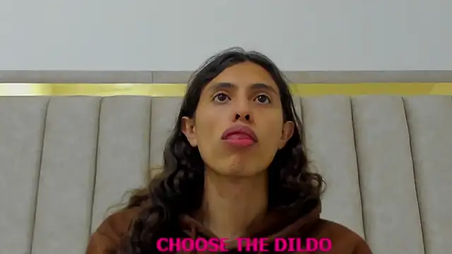 Snapshot of FreyaMoller chatting on November 21, 2025, 8:08 pm FreyaMoller online show from November 21, 2025, 8:08 pm