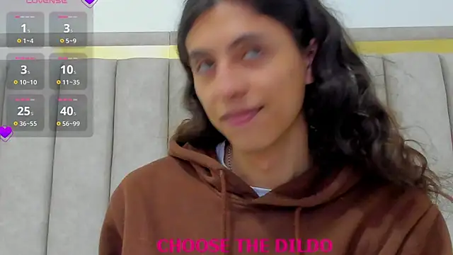 Snapshot of FreyaMoller chatting on November 18, 2025, 7:17 pm FreyaMoller online show from November 18, 2025, 7:17 pm