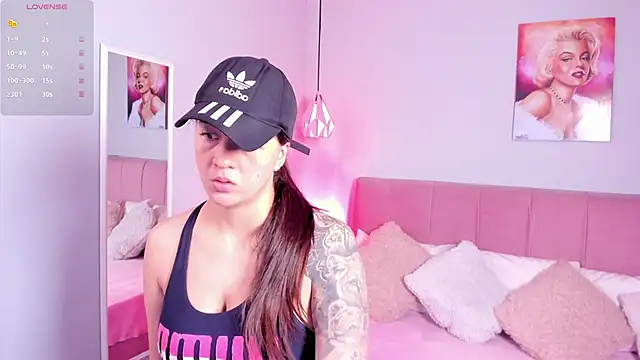 Snapshot of sophie_alice_ chatting on October 7, 2025, 12:50 pm sophie alice online show from October 7, 2025, 12:50 pm