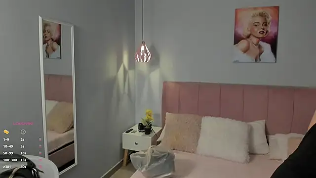 Snapshot of sophie_alice_ chatting on October 28, 2025, 12:26 pm sophie alice online show from October 28, 2025, 12:26 pm