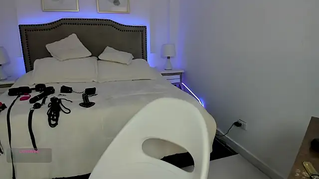 RACHEL EV online show from February 12, 2026, 6:13 am