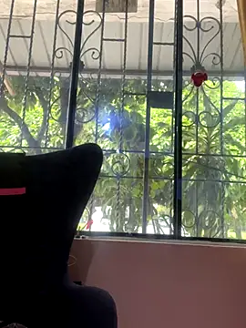 Milk chloe online show from November 18, 2025, 6:22 pm