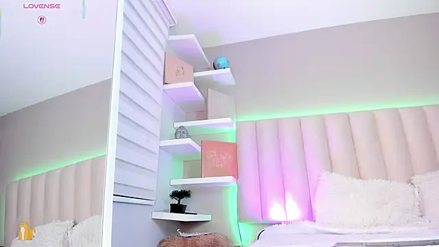 Snapshot of Sally__Walker chatting on October 15, 2025, 3:16 am Sally Walker online show from October 15, 2025, 3:16 am