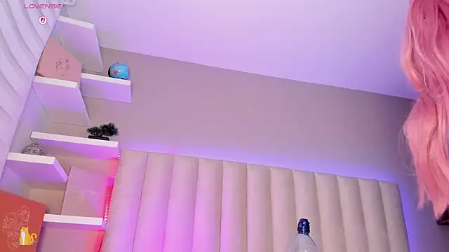 Snapshot of Sally__Walker chatting on November 19, 2025, 3:06 am Sally Walker online show from November 19, 2025, 3:06 am