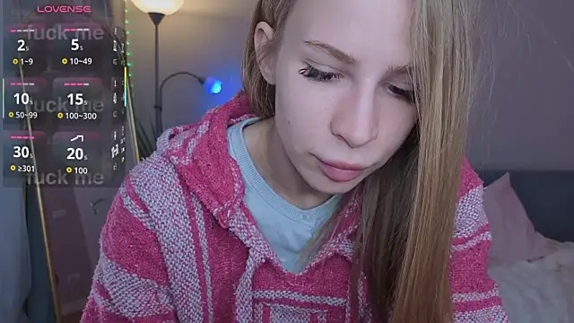 Snapshot of Elis_Fox chatting on May 5, 2026, 10:07 am Elis Fox online show from May 5, 2026, 10:07 am