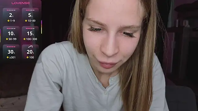 Snapshot of Elis_Fox chatting on April 14, 2026, 11:04 am Elis Fox online show from April 14, 2026, 11:04 am