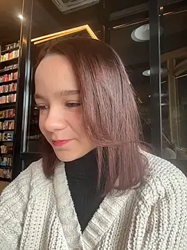 Snapshot of Times__Square chatting on December 3, 2025, 3:40 am Times Square online show from December 3, 2025, 3:40 am