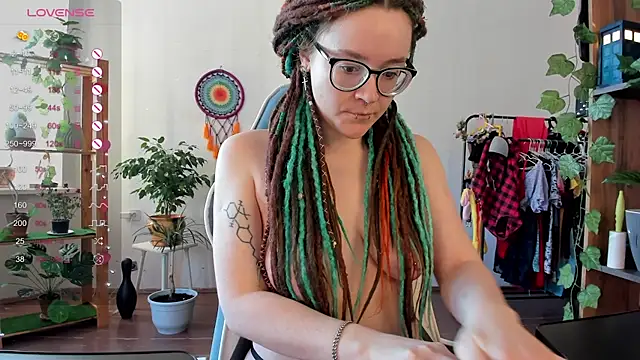 alisahug online show from February 21, 2025, 10:39 am