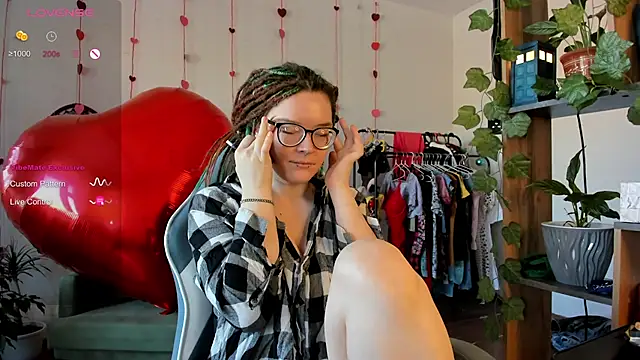 alisahug online show from February 19, 2025, 6:55 am