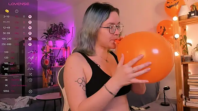 alisahug online show from October 22, 2025, 10:58 am