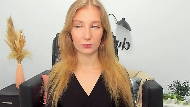 Snapshot of LolaWilsons chatting on February 27, 2025, 6:13 am LolaWilsons online show from February 27, 2025, 6:13 am