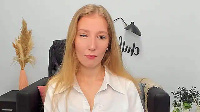 Snapshot of LolaWilsons chatting on February 13, 2025, 6:20 am LolaWilsons online show from February 13, 2025, 6:20 am