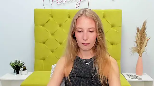 Snapshot of LolaWilsons chatting on June 20, 2026, 7:24 am LolaWilsons online show from June 20, 2026, 7:24 am
