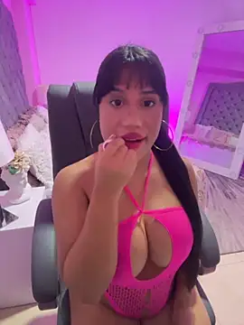 Snapshot of AshleyFerrer chatting on November 12, 2025, 2:43 pm AshleyFerrer online show from November 12, 2025, 2:43 pm