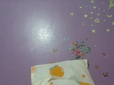 Snapshot of Beauty_beee chatting on March 19, 2025, 6:57 am Beauty beee online show from March 19, 2025, 6:57 am
