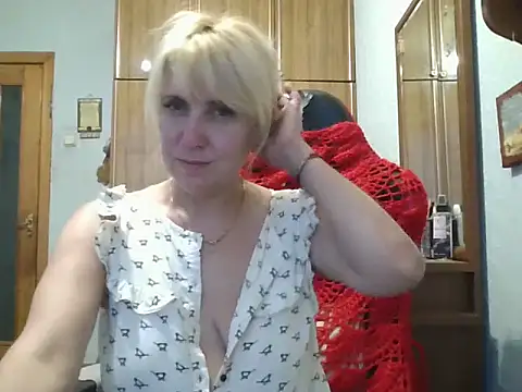 Snapshot of IrinaB1 chatting on June 17, 2026, 4:28 pm IrinaB1 online show from June 17, 2026, 4:28 pm
