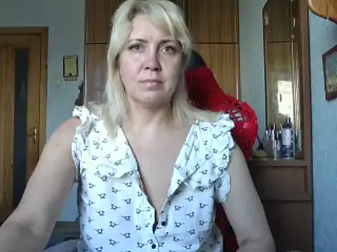 Snapshot of IrinaB1 chatting on June 11, 2026, 5:04 am IrinaB1 online show from June 11, 2026, 5:04 am