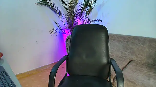 Susana hank2 online show from November 19, 2025, 9:04 pm