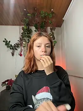 Snapshot of ari_kat chatting on December 4, 2025, 11:26 pm ari kat online show from December 4, 2025, 11:26 pm