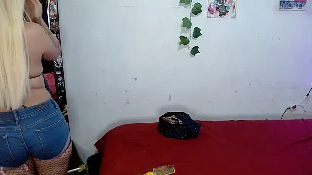 the lesbian game online show from April 6, 2026, 6:20 pm