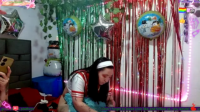 the lesbian game online show from December 22, 2025, 7:25 pm