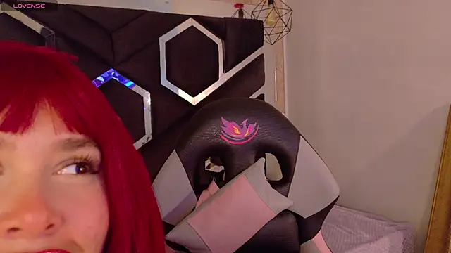 Snapshot of Haelycute chatting on November 9, 2025, 8:13 pm Haelycute online show from November 9, 2025, 8:13 pm