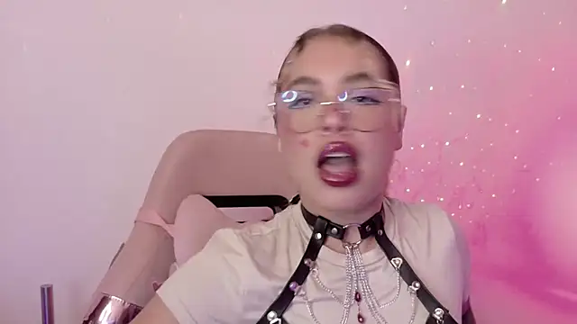 Haelycute online show from July 1, 2026, 1:28 am