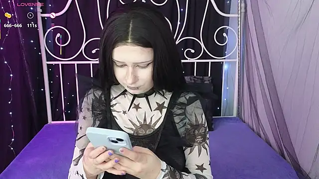 Snapshot of SpectraSirens chatting on November 30, 2025, 10:54 pm SpectraSirens online show from November 30, 2025, 10:54 pm