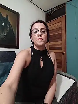 IsisBlake online show from May 6, 2026, 11:42 pm